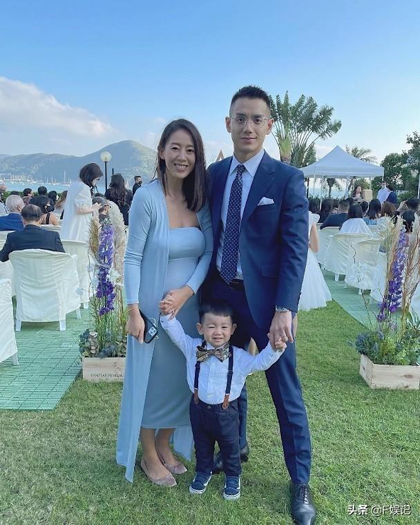 梁靖琪，前TVB花，照顾她的小儿子，同时举行她的两个儿子和丈夫作为夜间管理员。
