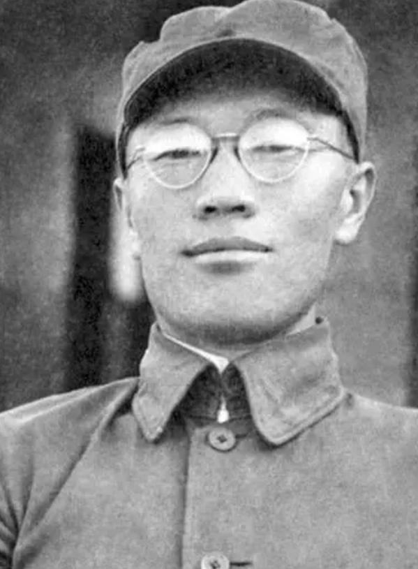 1949年，满族将军径直坐到毛主席身边，毛主席：你可算张作霖余孽