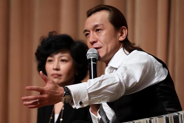 哈文掐点给亡夫庆冥诞，李咏在她心中是永远的少年，瞬间让人泪目