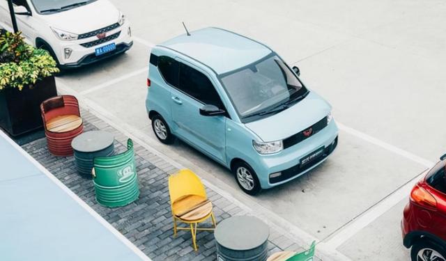 11月新能源占比21.8% 比亚迪一打五菱特斯拉蔚来三家