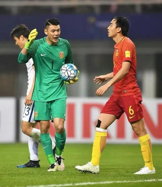 深夜23点，冯潇霆万字回怼巩汉林，李毅：越南都能输还说什么？