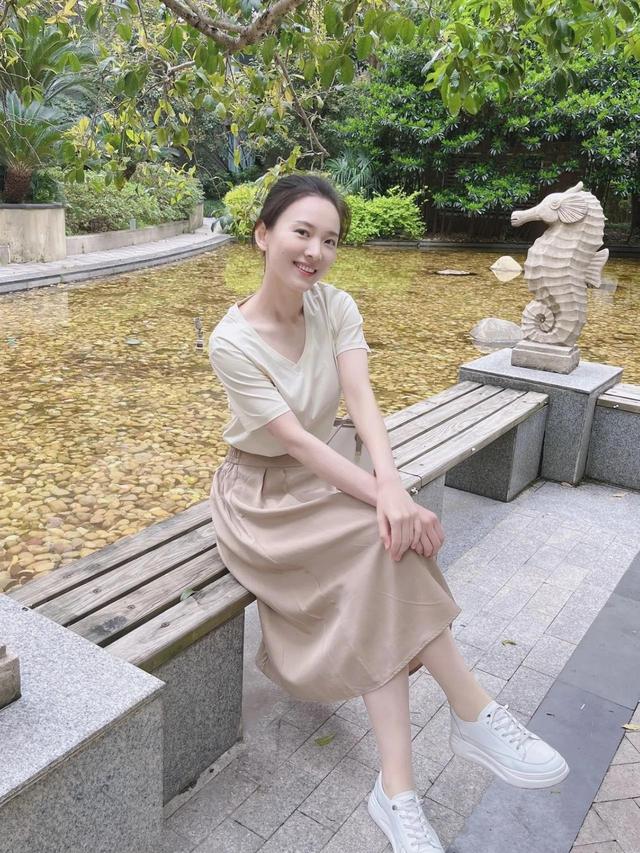 女人的优雅来自时光的雕琢