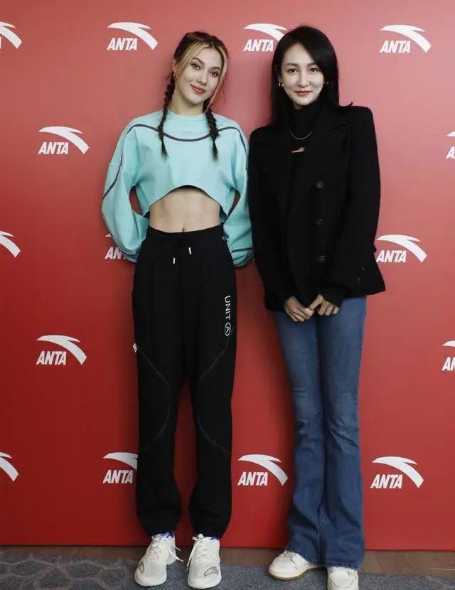 谷爱凌晒长跑成绩，身材发育得太好了，合影王皓妻子马甲线抢眼