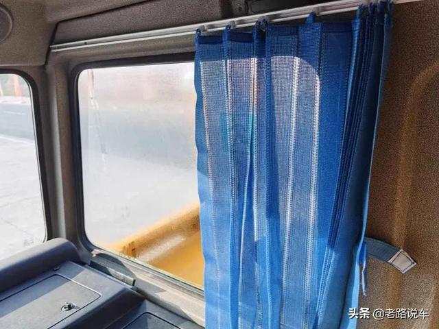 宇通宽体矿用自卸车