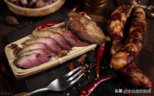 湖南腊味合蒸的家常做法（别看腊味合蒸只是一道普通的家常菜）(1)