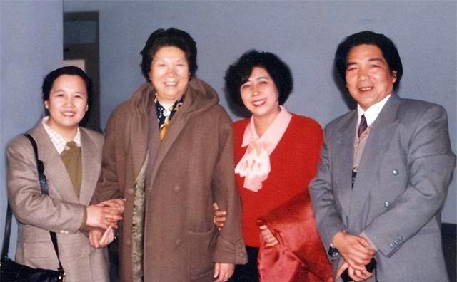 陈慕华：国军少将之女，成为中国第二位女副总理，却也有遗憾