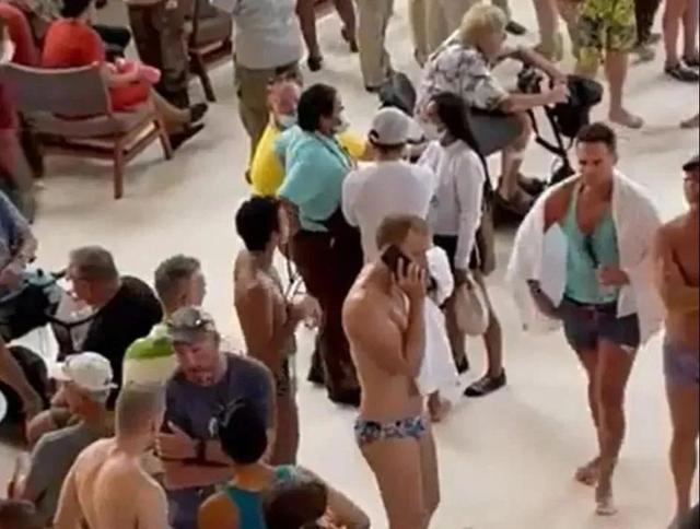 墨西哥坎昆机场疑爆枪击 旅客疯逃 多人被踩踏 秩序失控