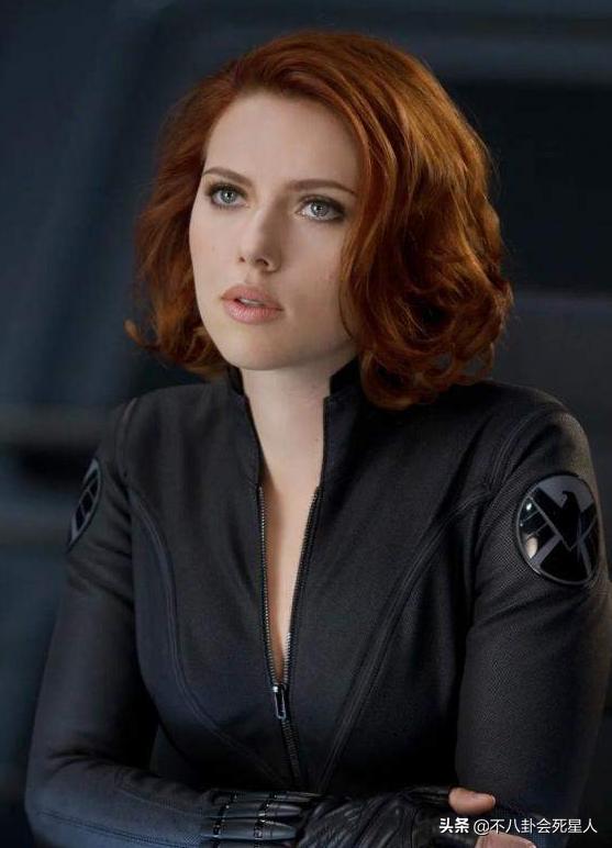 �ĸ�Ů���ǽŴ�һ��(��ֵ���������У�ȴӵ��һ˫�����ţ���10λŮ�ǵĽſ��Ⱥ���)