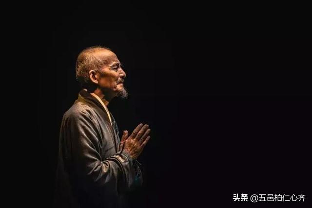 别怨自己命不好，天道酬勤、厚德载物，坚守自己的内心德行天下