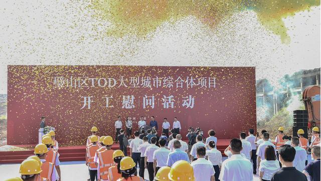 又一个知名房企暴雷！重庆多个工地疑似停工，复工演戏被打脸