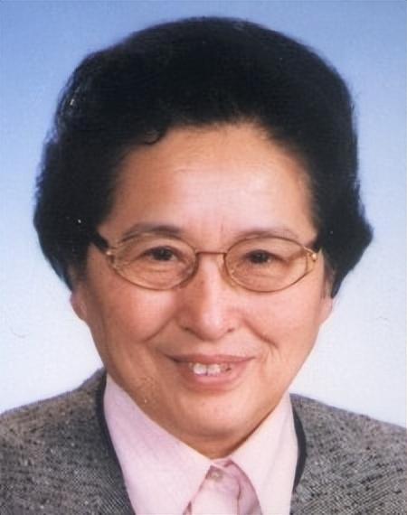 何鲁丽的家史，父亲何思源大义抗日，祖上多位进士铁面举贤