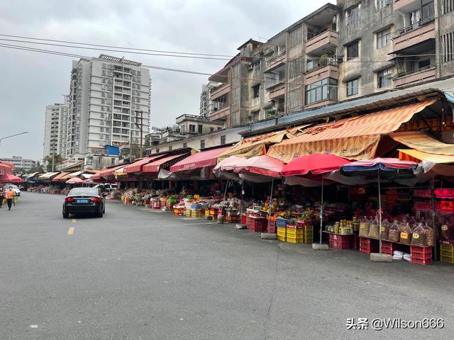 东莞有一个细村市场，里面东西很便宜，很多人都喜欢来这里买买买22