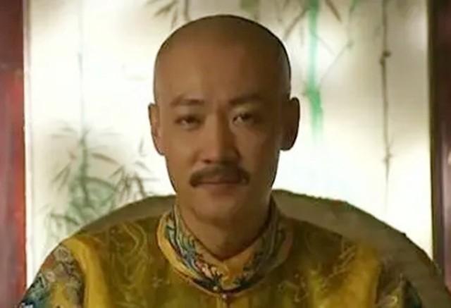 因相貌太丑乾隆出上联挖苦，却被他当场对出，乾隆大喜：赐他探花