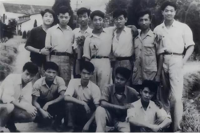 万小刀：清明节，怀念那个让我们吃饱饭的人