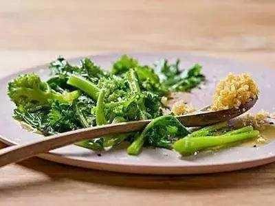 隔夜水、隔夜茶、隔夜饭、隔夜肉，哪个不能吃？医生提出建议