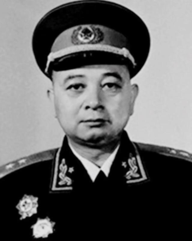 1955年首次授衔，177名中将时任职务简述，附各自戎装照片