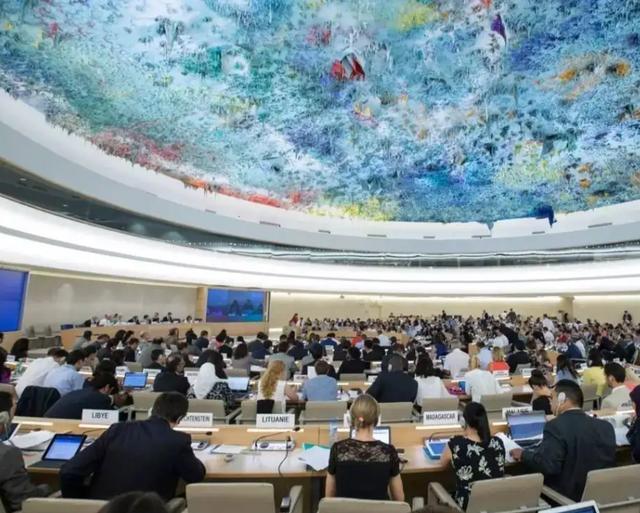 中国投反对票，俄罗斯代表拒绝出席，人权理事会高票通过涉乌决议