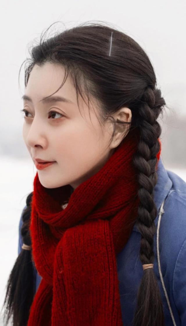 殷桃和邓超《爱了散了》人世间所有的不幸,在殷桃过往角色的身上似乎