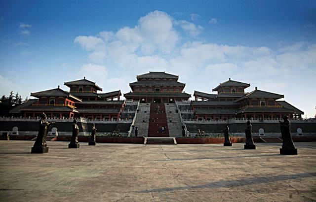 秦始皇为何一辈子都没册封皇后，其实他一直在等一个人，却没等到
