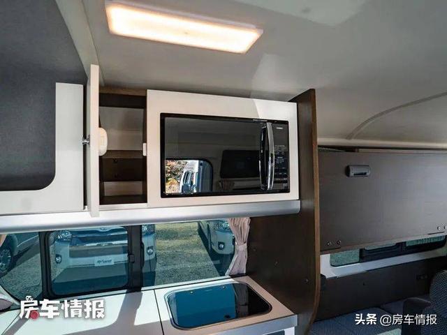 新款丰田海狮房车，6座设计能拉全家人，2米大通铺睡觉不顶头