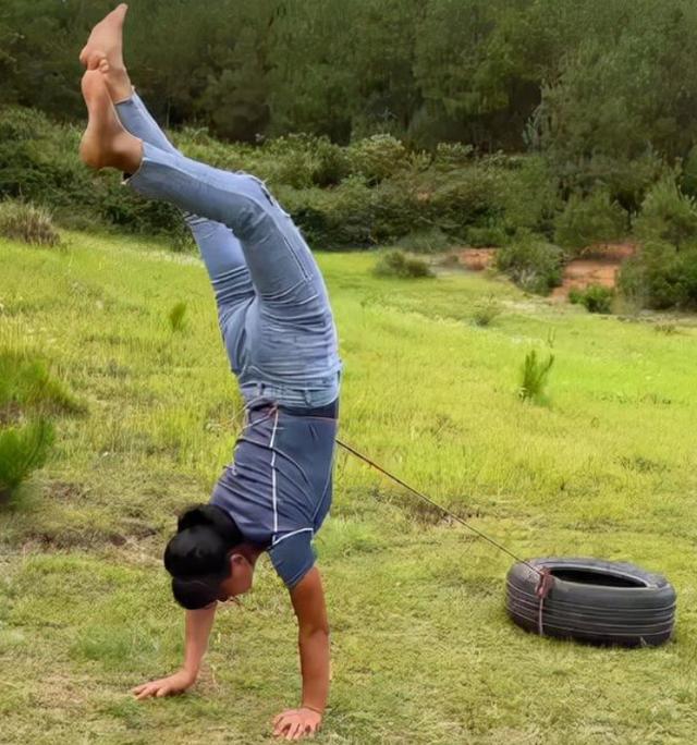 杨慧：退伍女兵变身村头霸王花，被称女版李小龙，至今无人敢娶