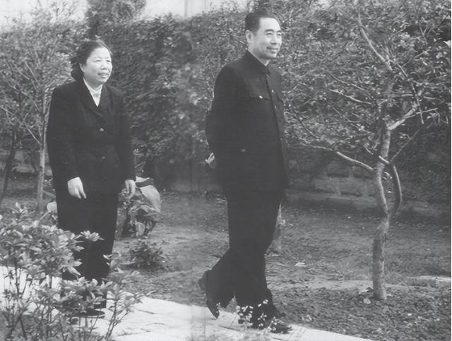 83年前妻陈碧莲想要复合，郑洞国婉拒：我的工资，还不够她花10天