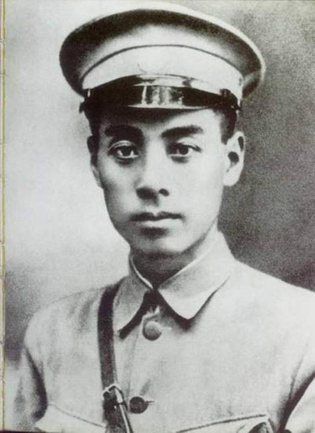 1950年，郑洞国想回家种地，周总理大惊：你是起义将领，怎能种地