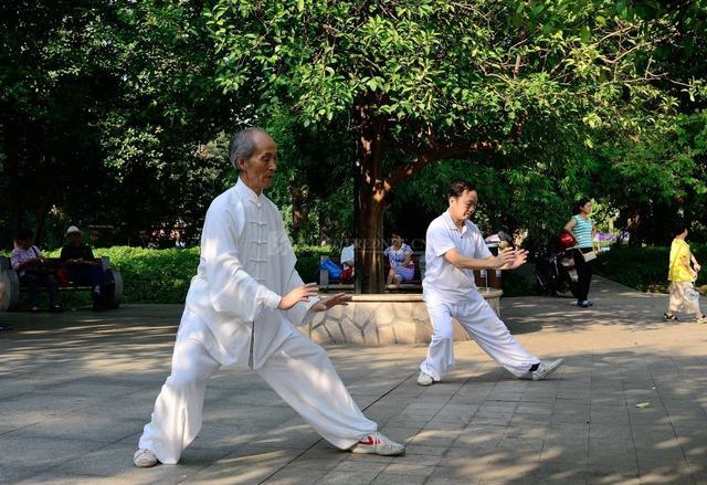 一饿就“心慌、手抖、无力”，这是啥情况？是低血糖吗？