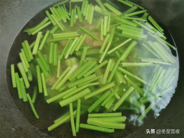 宅在家，缺少运动，隔三岔五吃这个菜，清淡脆嫩，帮助消化不上火