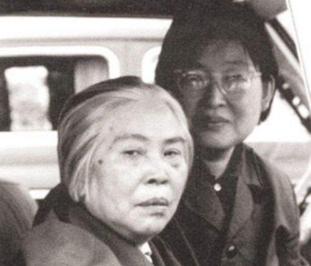 1984年贺子珍病逝，上海市委请示葬礼的规格，邓小平一句话定调