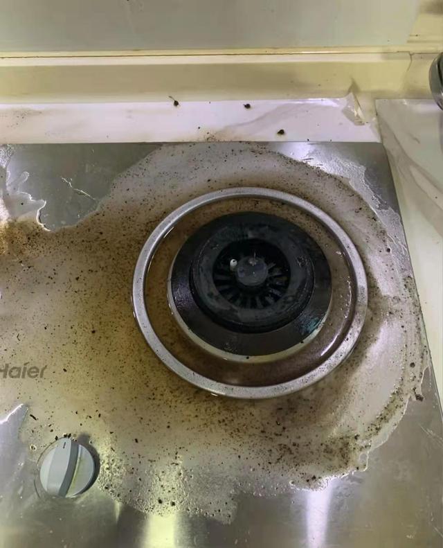 燃气灶中间的圈进水了咋办