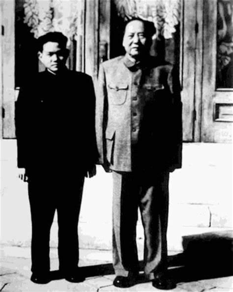 1948年毛主席遭精准轰炸，惊险生还，一年后凭借一封电报揪出内鬼