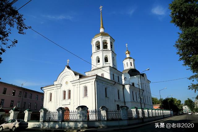 不會外語就不敢出國旅行？俄羅斯大媽分分鍾教會你怎麽玩