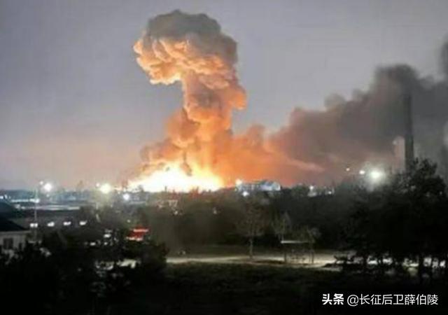 拳头才是硬道理！俄军空袭哈尔科夫，乌克兰或将放弃申请加入北约