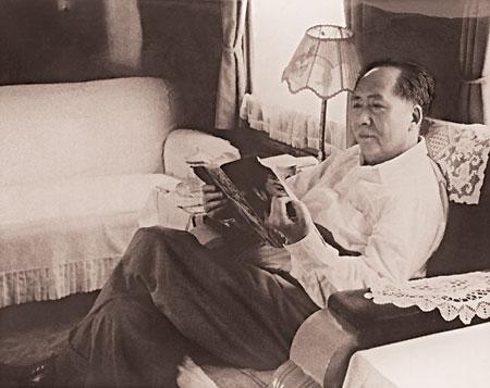周恩来给毛主席写最后书信后，给张玉凤附条：千万不要在疲倦时念
