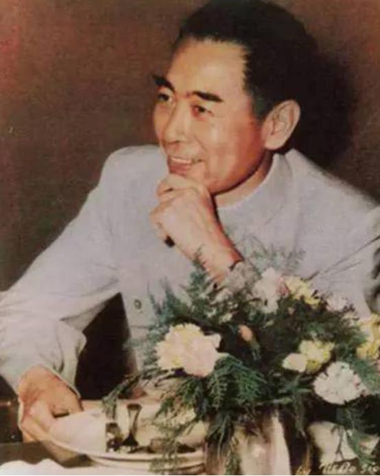 1962年周恩来生日，坚持不愿吃面条，陈毅刚巧救场：我吃点行吗？