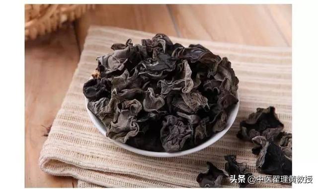 几种助于清理血管的食物，每天吃一点，让你离血栓更远一步