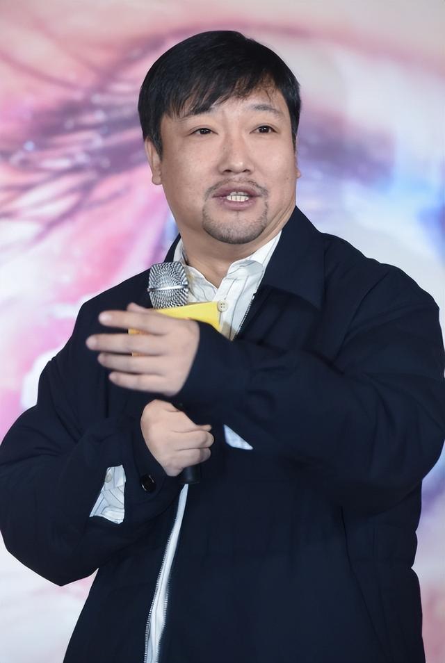 欢乐喜剧人贾冰近况,41岁演"财神爷"