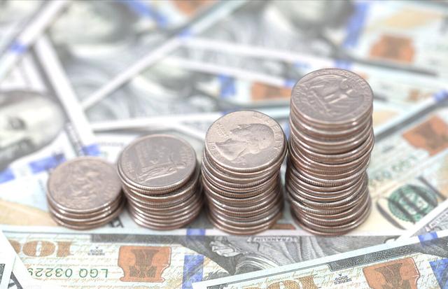 通胀飞奔，让美元收紧？但这次美国可能会重演，日本失落的三十年