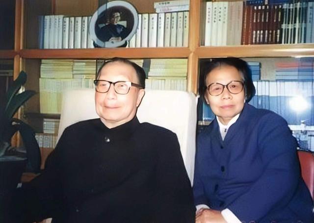 1948年敌机轰炸城南庄，毛主席差点遇险，12个月后聂荣臻查获真凶