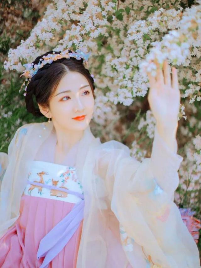 烟雨江南，花香染巷
