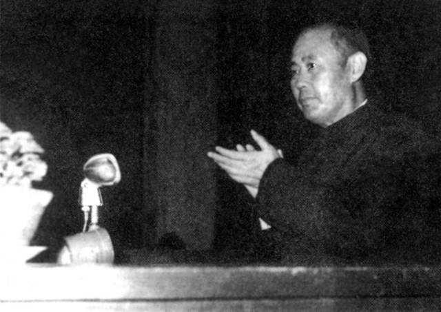 1949年叶剑英请吃饭，傅作义多喝了几杯，对林彪讲出自己的真心话