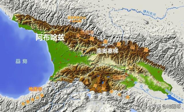 不但依山背海,海岸線還超過200千米,佔格魯吉亞一半以上,地理位置非常