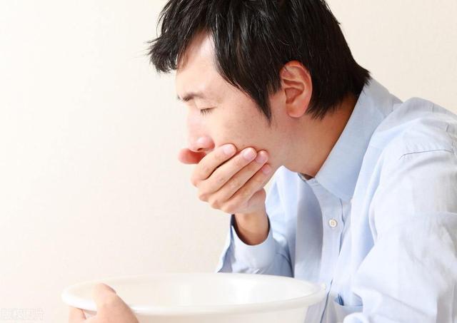 口干口苦口臭，是肝不好吗？医生：也可能不是肝病，而是这些原因
