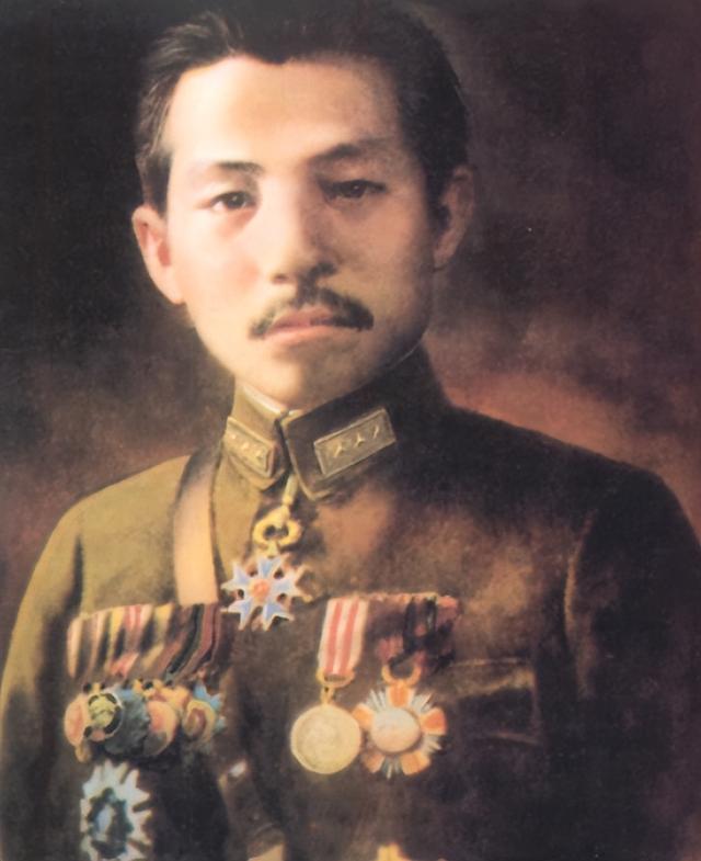 1975年蒋介石逝世，张学良苦想3天挽联，葬礼上留16字意味深长