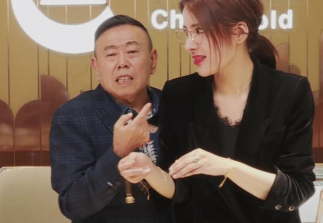 被点名批评的65岁潘长江，是时候该收手了