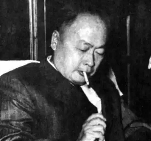 陈毅兄长是蒋介石的侍从官，蒋介石：劝你弟过来，让他当山东主席