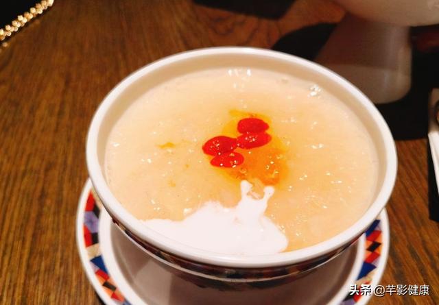 湖南芊影：万万没想到桃胶这么多功效，四种简单做法推荐给你