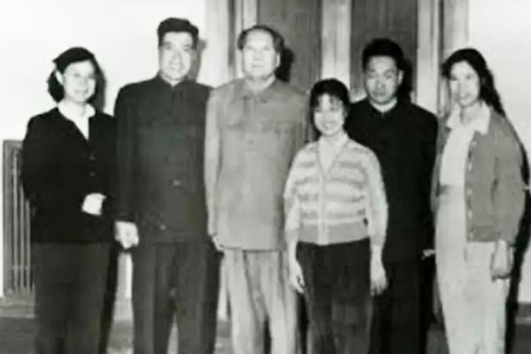 毛岸英牺牲12年后，刘思齐改嫁杨茂之并育4子女，杨茂之是何人？