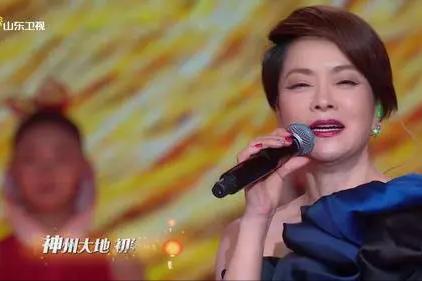 毛阿敏丧夫后消瘦憔悴，260亿资产由外甥继承，子女年幼无力承担
